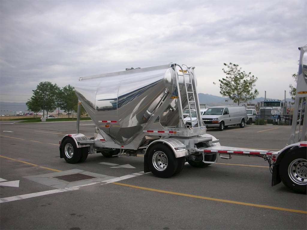 2015 J & L 655 CALIFORNIA DOUBLES Dry Bulk / Pneumatic Tank Trailer For