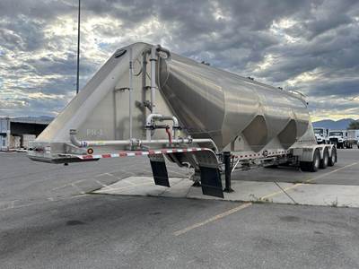 MAC 50ft Tri Axle Aluminum Dry Bulk / Pneumatic Tank Trailer - Air Ride, Fixed Axle