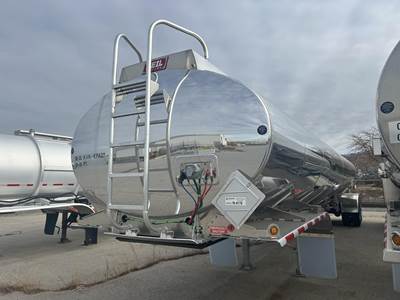 Heil 43x96 Tandem Axle Aluminum Fuel Tanker Trailer - Air Ride, Fixed Axle