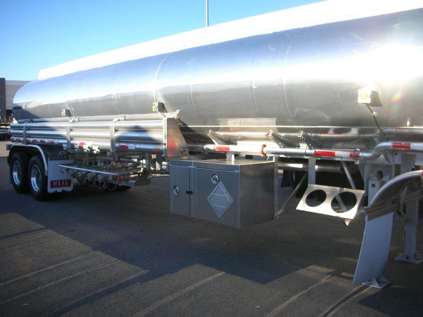 2024 Heil 9500 GALLON, PETRO TANK 2023 DELIVERY Fuel Tanker Trailer For