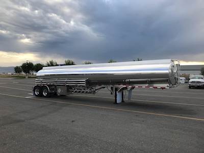 Heil PETROLEUM TANK Gasoline / Fuel Tank Trailer