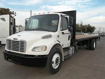 Freightliner M2 106 26 ft Flatbed Truck - 220HP, Manual, Liftgate