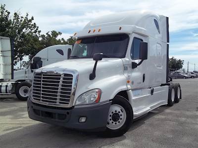 Freightliner Cascadia 125 Sleeper Semi Truck, Detroit DD15, 475HP, Manual