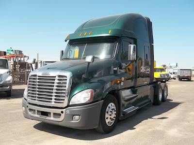Freightliner Cascadia 125 Sleeper Semi Truck - Detroit DD15, 505HP, Manual