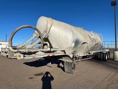 Heil HEIL PNEUMATIC, 3 HOPPERS, AIR RIDE Dry Bulk / Pneumatic Tank Trailer