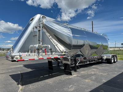 MAC 1600 CU FT FOOD GRADE PNEUMATIC, REAR DISCHARGE, A Dry Bulk / Pneumatic Tank Trailer