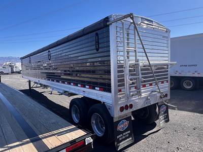 Stoughton STOUGNTON GRAIN TRAILER W AG HOPPERS, ROLLOVER TAR Hopper / Grain Trailer