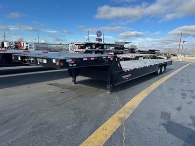 Towmaster 44' 7-70HT HYDRAULIC TAIL TRAILER Tandem Axle Steel Traveling Axle Trailer - Air Ride, Fixed Axle