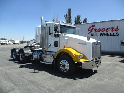Kenworth T800 Day Cab Truck - Paccar 485HP, 13 Speed Manual