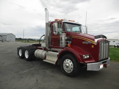 Kenworth T800 Day Cab Truck - Caterpillar 500HP, 18 Speed Manual