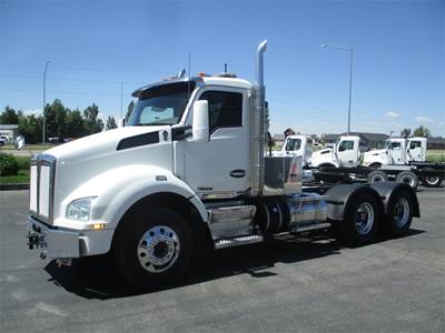 Kenworth T880 Day Cab Truck - Paccar 455HP, 10 Speed Manual