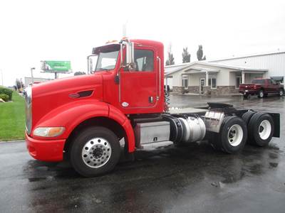 Peterbilt 384 Day Cab Truck - Cummins 400HP, 10 Speed Manual