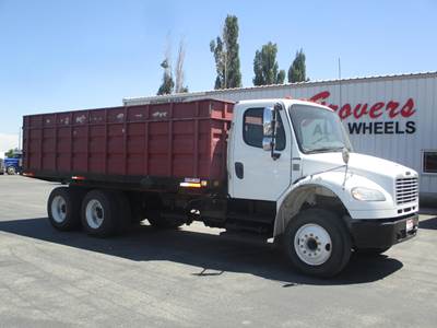 Freightliner M2 106 26 ft Box Truck - 330HP, 10 Speed Manual, Liftgate