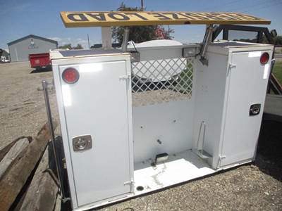 2 Cabinet Storage Compartments, Air Operated Sign, Work Lights