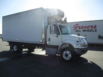 International DuraStar 4300 20 ft Refrigerated Truck - 250HP, 6 Speed Allison Hs Automatic, Carrier