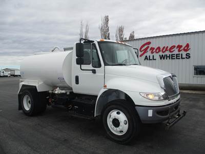 International DuraStar 4300 2000 Gallon Water Truck - Cummins 200HP, 6 Speed Allison Rds Automatic