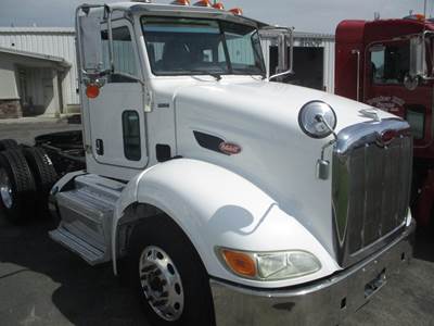 Peterbilt 384 4000 Gallon Water Truck - Cummins 450HP, 10 Speed Manual
