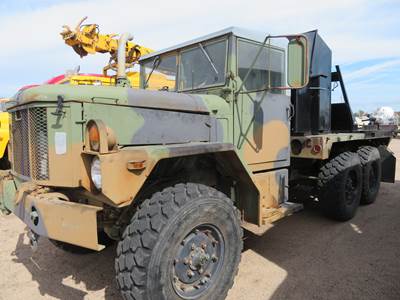 AM General M35A3 2 1/2 Ton Bale Bed Feeder