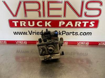 5008415 AIR DRYER
K025894 AIR COMPRESSOR