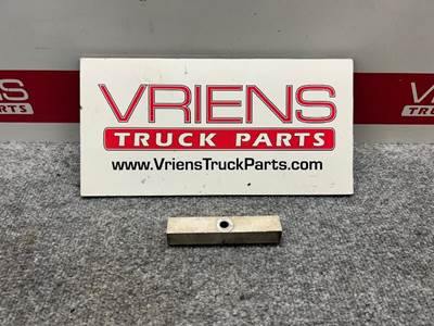 22-72685-001 FUEL TANK STRAP STEP