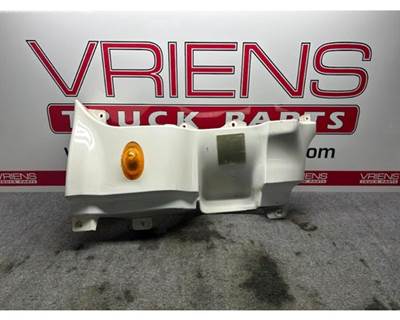 Freightliner Right Cab Cowl Panel w/ Turn Signal Light A18-84907-001 / A06-58770-000