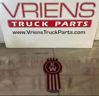 KENWORTH EMBLEM-HOOD KW RED VIT ENAMEL/CHROM L53-1002-10
MTG BOLT BROKE OFF CAN