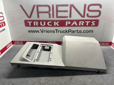 U22-1113-661 CLOSURE-LHU AFT ASSY GRAY
SOME SCRATCHES AND CHIPS IN THE PART