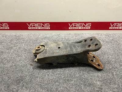 International Left Bracket