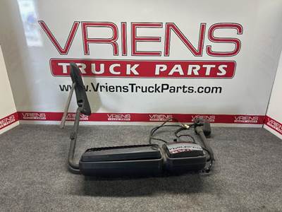 International Left Bracket