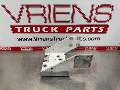 2045330 TOW BRACKET