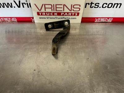 M11-8589 BRACKET-EXHAUST