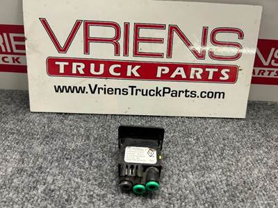 Paccar Dashboard Switch