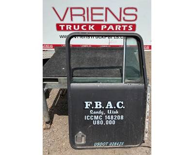 Kenworth T800 Right Front Door Assembly
