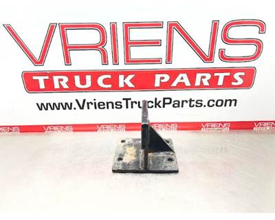 Used Paccar Engine Mount Bracket for Peterbilt, Part # 01-47218