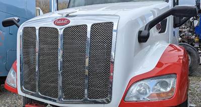 Peterbilt 579 Hood