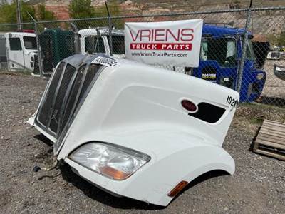 Peterbilt 579 Hood