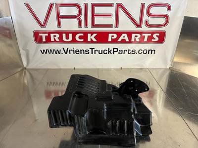 Kenworth T680 Right Inner Fender