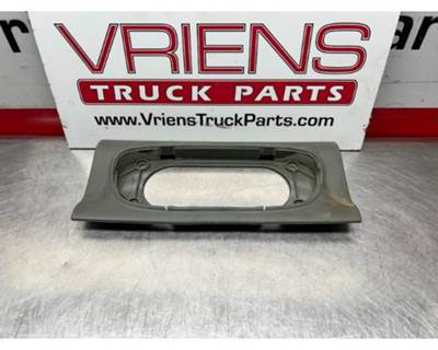 Used Kenworth Center Dome Light Bezel, Part # P54-1060