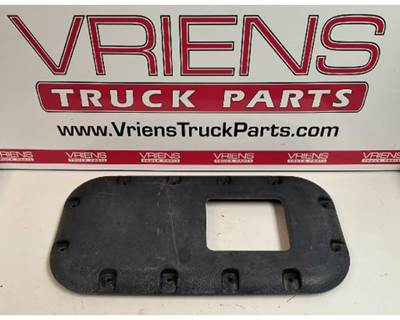 Used Peterbilt/Kenworth Cover Shifter Plate with Cutout, Part # S22-6041M01-252