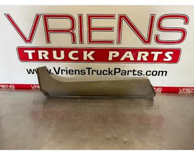 Used Peterbilt Right B Pillar Post Trim Cover, Part # 3029-4-252R