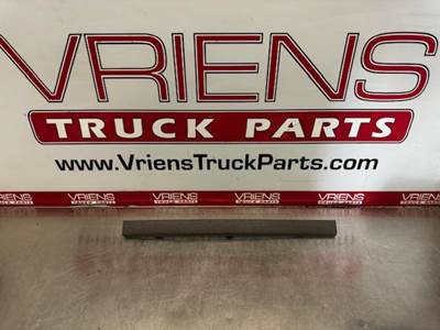 S60-6044-281 TRIM-COVER OVER DOOR GRAY