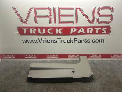 S60-1485-00720R TRIM-B PILLAR, DAYCAB U RH