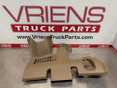 S60-6261-652 T680 KICK PANEL-TRIM