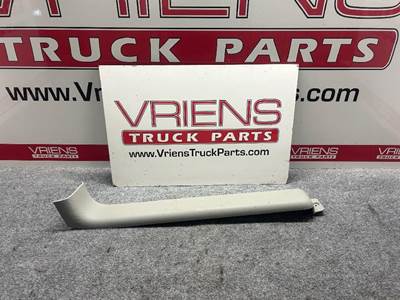 S60-1332-01R SIDE TRIM PANEL