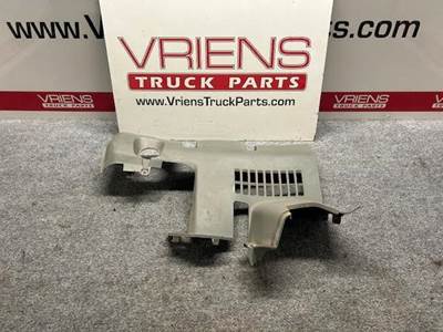 S60-6261-671 TRIM-KICK PANEL,LH