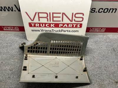 S60-1302-671 TRIM-KICK PANEL MED GRAY RH