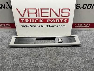 S60-1663-100661 TRIM-HEADER BEZEL, LT GRAY