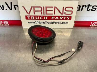 15005 B9016R LED STOP TURN AND TAIL LIGHT