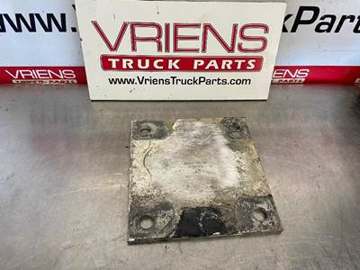 K221-3671-5 SPACER-ENGINE SPRT REAR SQ 8X184X184 AL