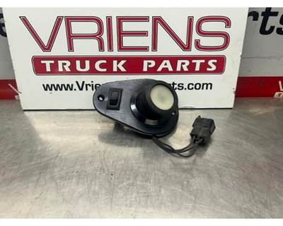 KENWORTH K256-601 LAMP-SWIVEL M031